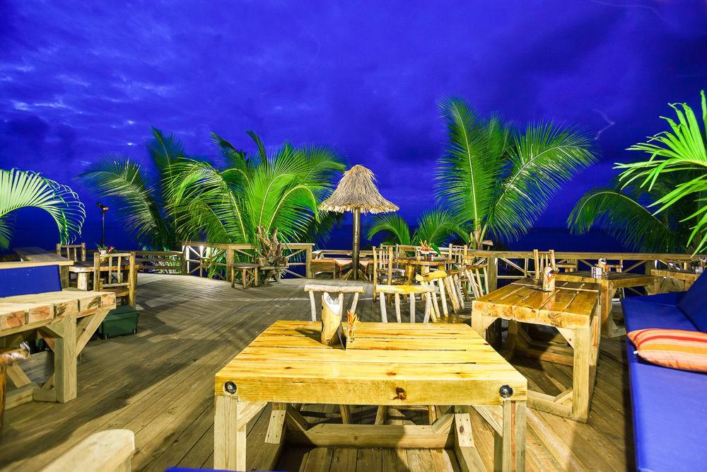 Tranquilseas Ecolodge Diving Center Restaurant And Bar Сэнди-Бей Экстерьер фото